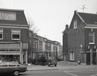 51795 Gezicht in de Beverstraat te Utrecht met op de voorgrond de Amsterdamsestraatweg.